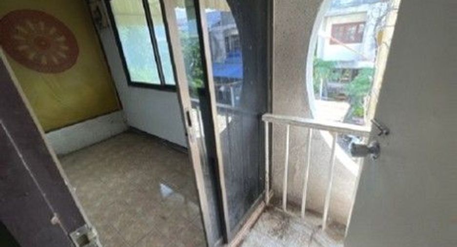 Reihenhaus zum Kauf mit 1 Zimmer in Saphan Sung, Bangkok