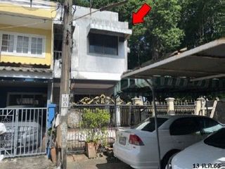 For sale 1 Beds townhouse in Saphan Sung, Bangkok