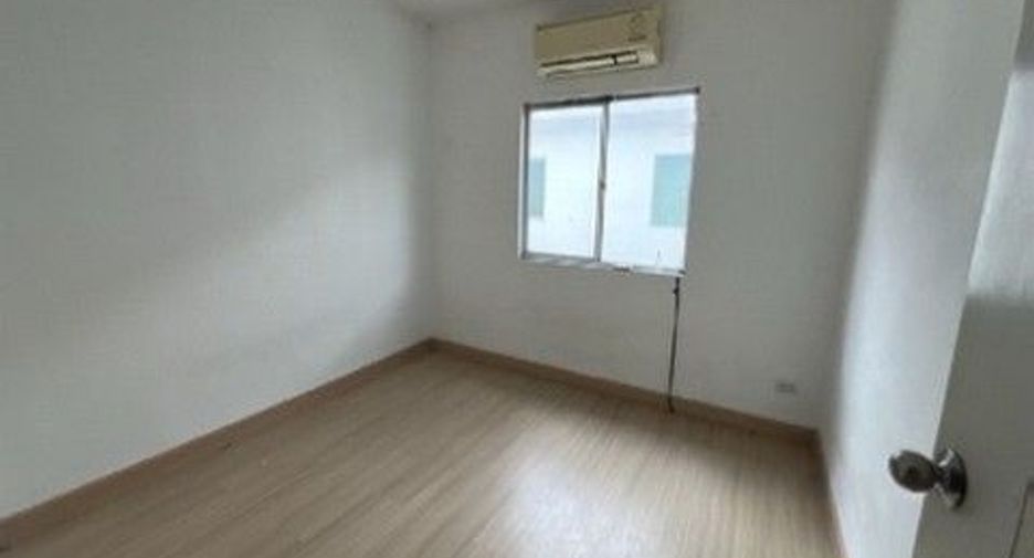 À vendre 1 chambre maison de ville à Sai Mai, Bangkok