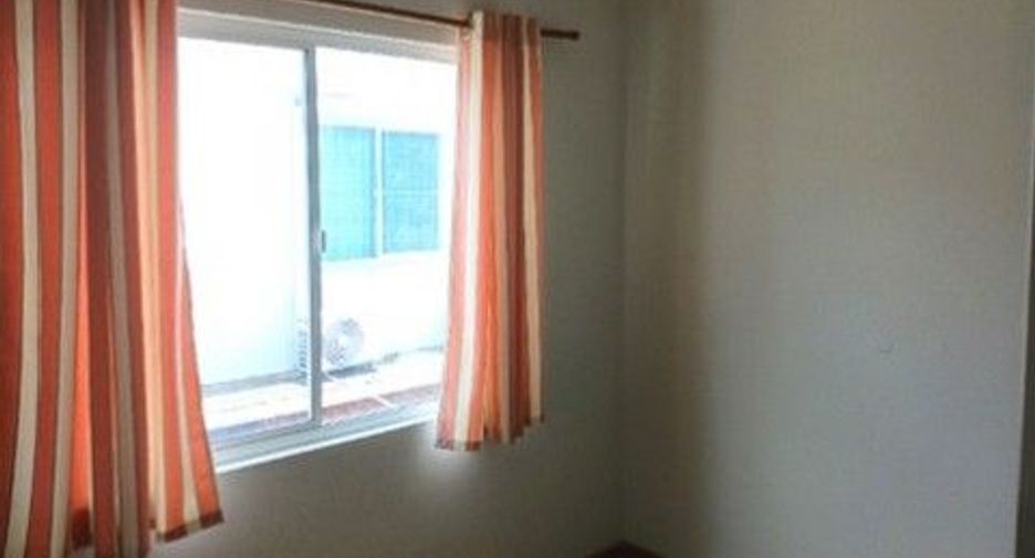 À vendre 1 chambre maison de ville à Khlong Sam Wa, Bangkok