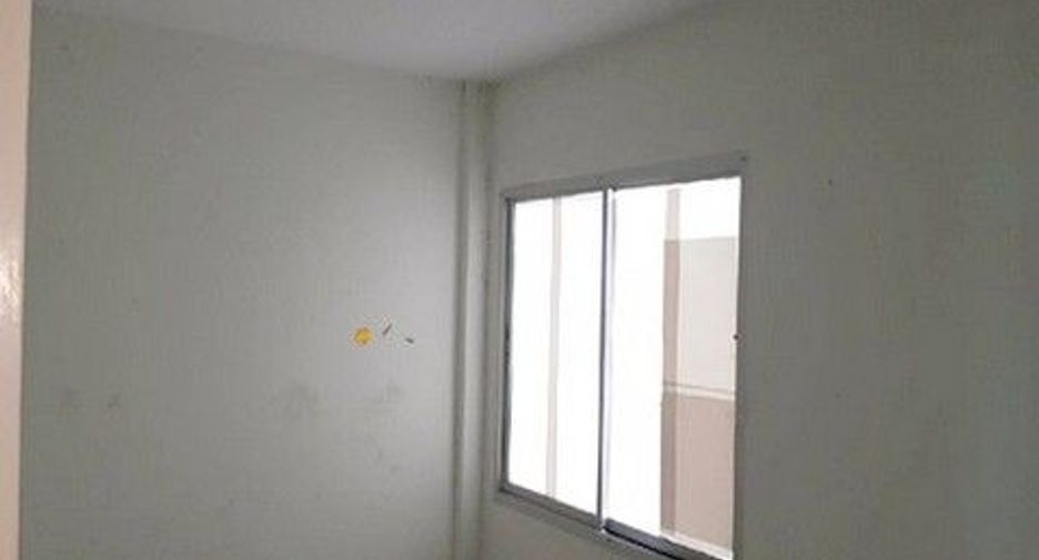 For sale 1 bed townhouse in Lat Krabang, Bangkok