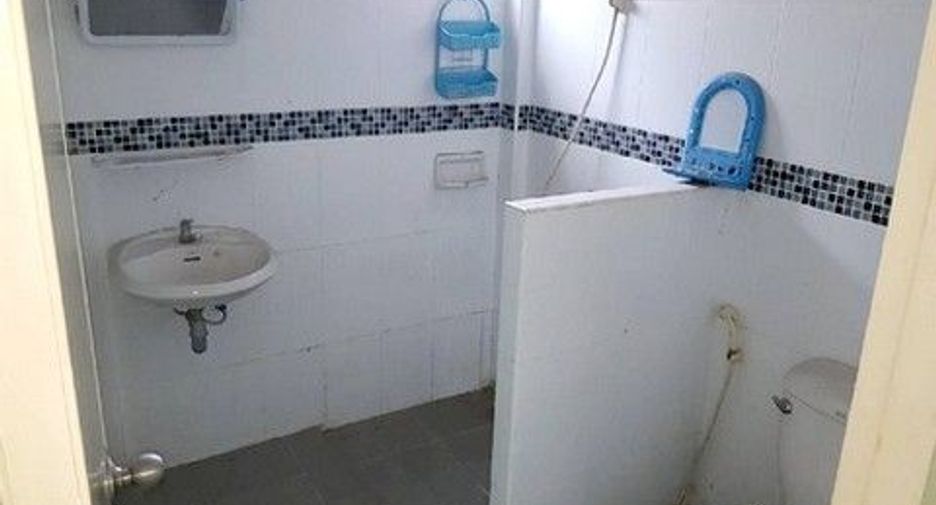 For sale 1 bed townhouse in Lat Krabang, Bangkok