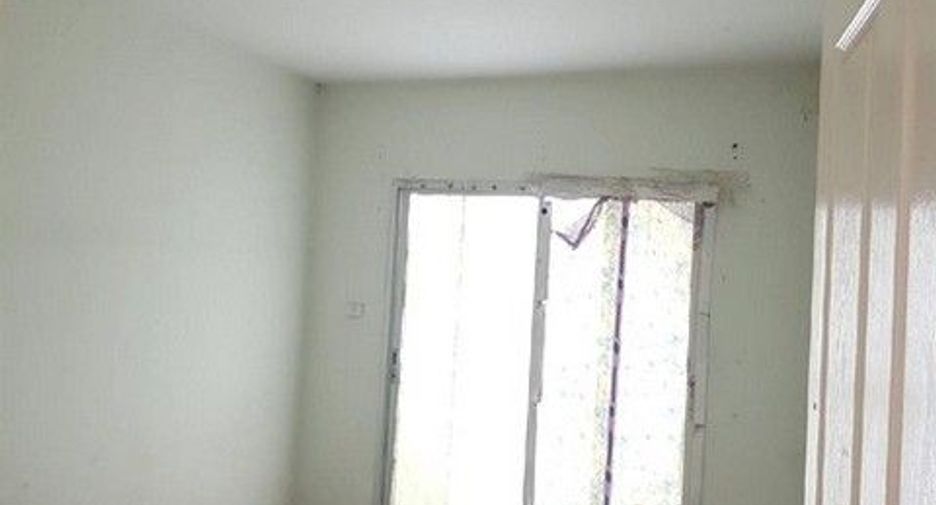 For sale 1 bed townhouse in Lat Krabang, Bangkok