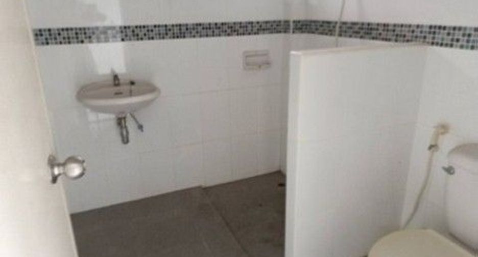 For sale 1 bed townhouse in Lat Krabang, Bangkok