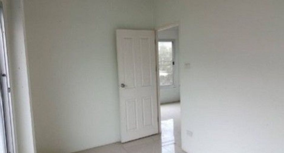 For sale 1 bed townhouse in Lat Krabang, Bangkok