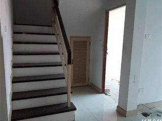 À vendre 1 chambre maison de ville à Nong Chok, Bangkok