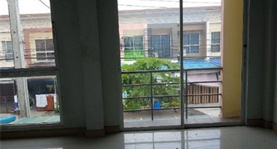 For sale 1 Beds townhouse in Nong Chok, Bangkok