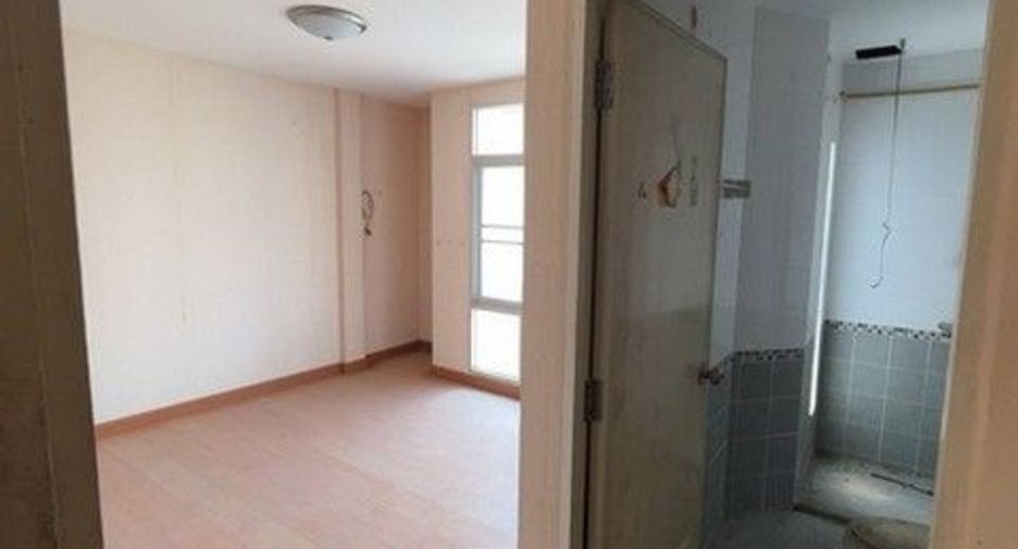 Продажа 1 кровать таунхаус в Саи Маи, Бангкок