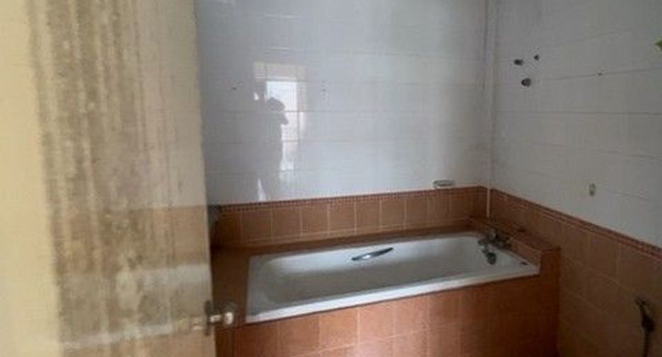Продажа 1 кровать таунхаус в Саи Маи, Бангкок