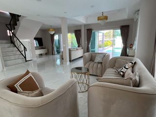 For rent 5 bedrooms villa in Bang Lamung, Chonburi