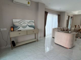 For rent 5 bedrooms villa in Bang Lamung, Chonburi