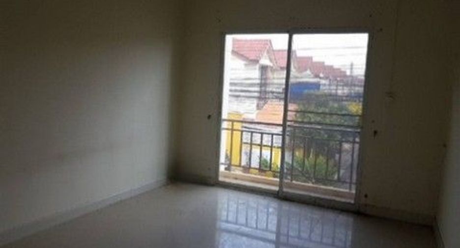 For sale 1 bed townhouse in Lat Krabang, Bangkok
