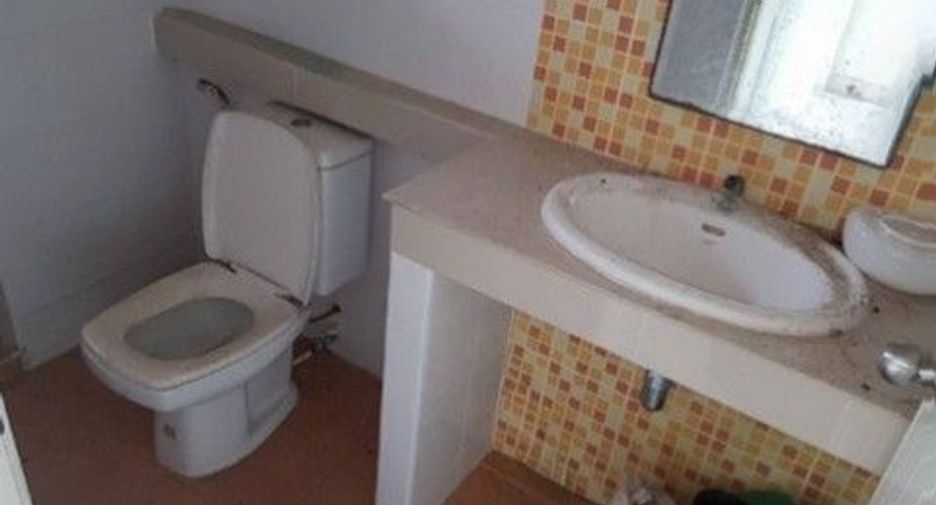 For sale 1 bed townhouse in Lat Krabang, Bangkok