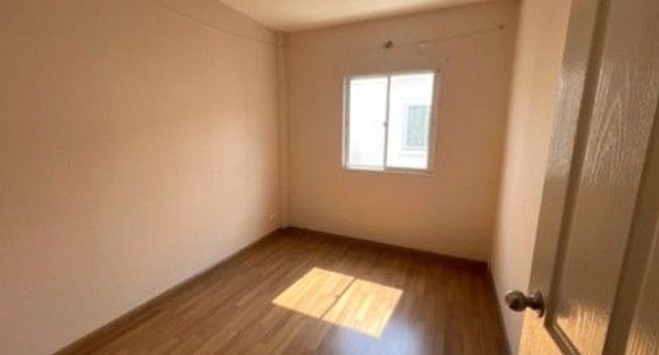 For sale 1 bed townhouse in Nong Khaem, Bangkok