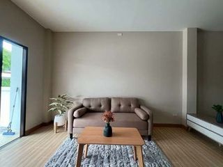 Casa adosada en venta de 3 habitaciones en Mueang Ratchaburi, Ratchaburi