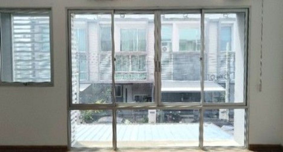 Casa adosada en venta de 1 habitaciones en Thung Khru, Bangkok