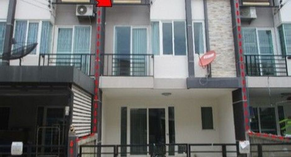 For sale 1 bed townhouse in Bang Khun Thian, Bangkok