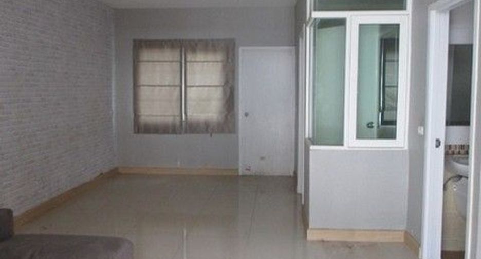 For sale 1 bed townhouse in Bang Khun Thian, Bangkok
