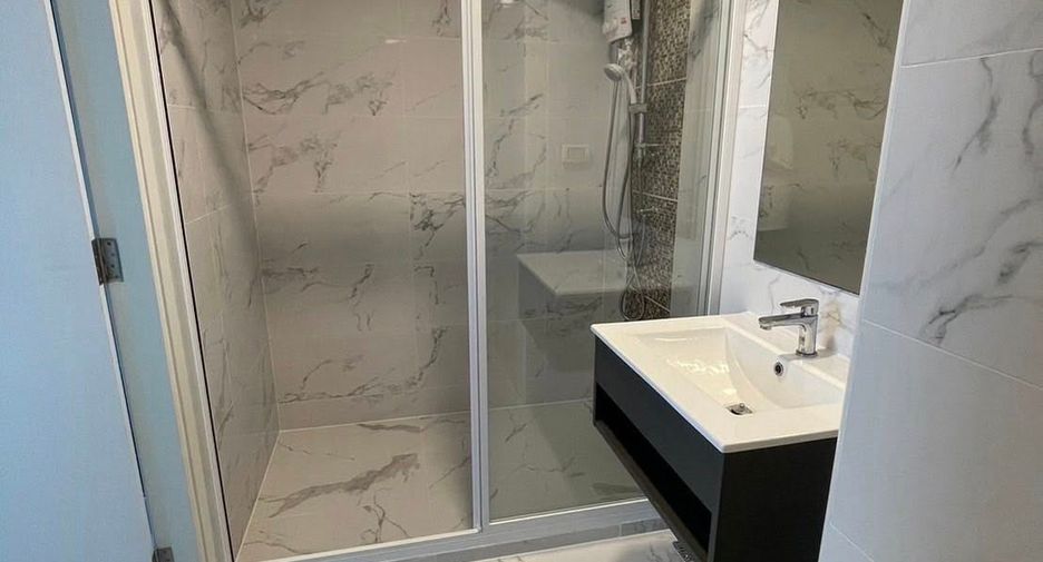 For rent 1 bed condo in Huai Khwang, Bangkok