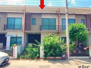 For sale 1 bed townhouse in Prawet, Bangkok