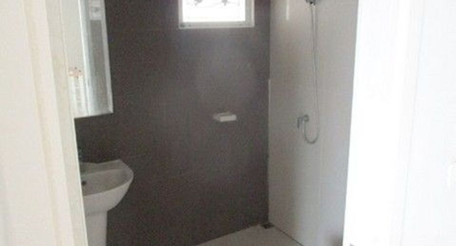 Продажа 1 кровать таунхаус в Кхлонг Сам Ща, Бангкок