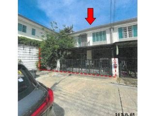For sale 1 bed townhouse in Khlong Sam Wa, Bangkok