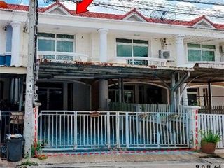 For sale 1 bed townhouse in Khlong Sam Wa, Bangkok
