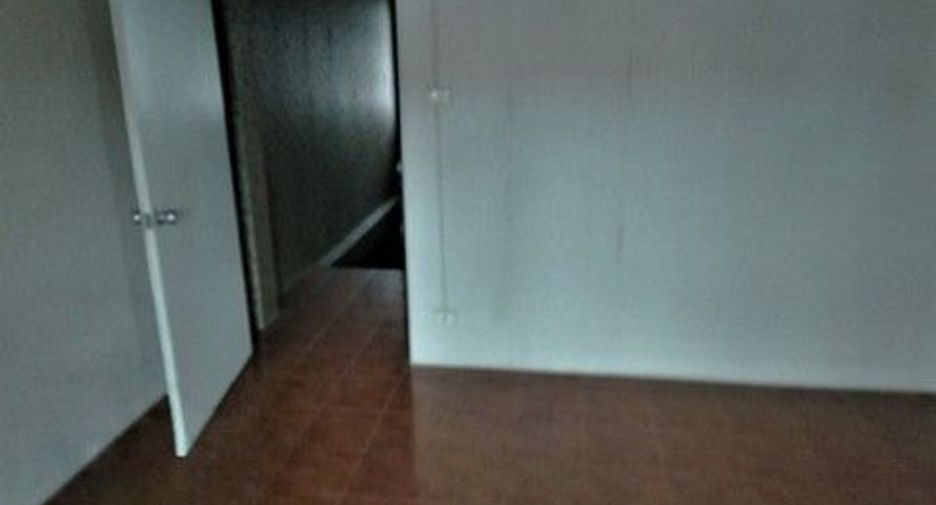 Продажа 1 кровать таунхаус в Пхаси Чароен, Бангкок