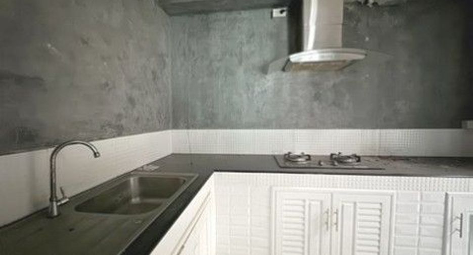 Продажа 1 кровать таунхаус в Пращет, Бангкок