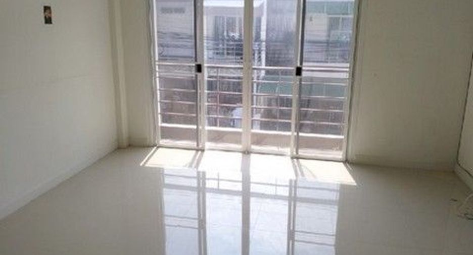 À vendre 1 chambre maison de ville à Bang Khae, Bangkok