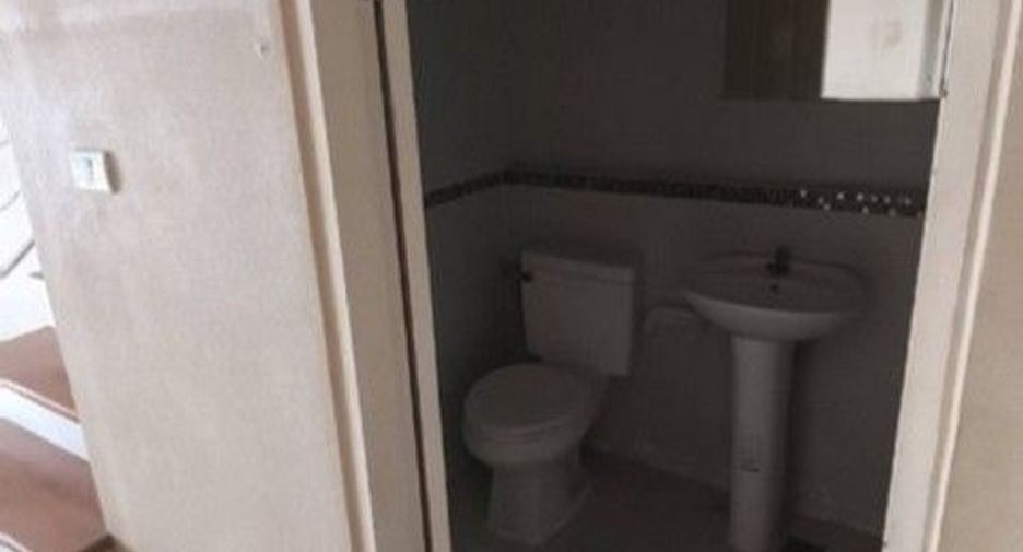 For sale 1 bed townhouse in Lat Krabang, Bangkok