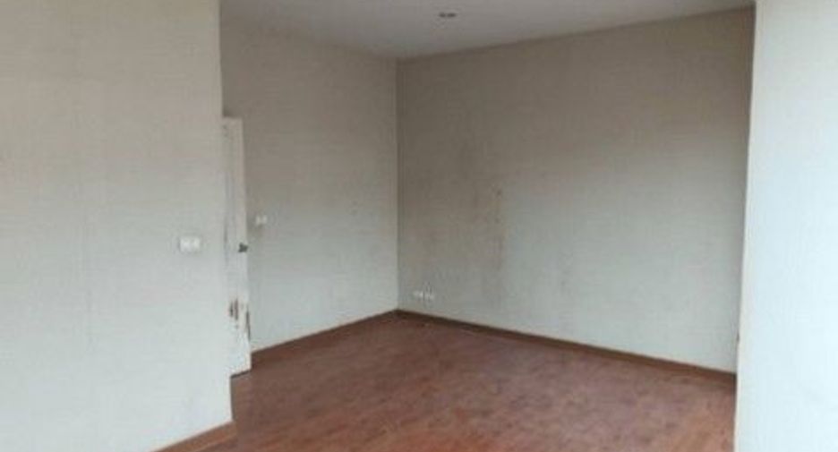 For sale 1 bed townhouse in Lat Krabang, Bangkok