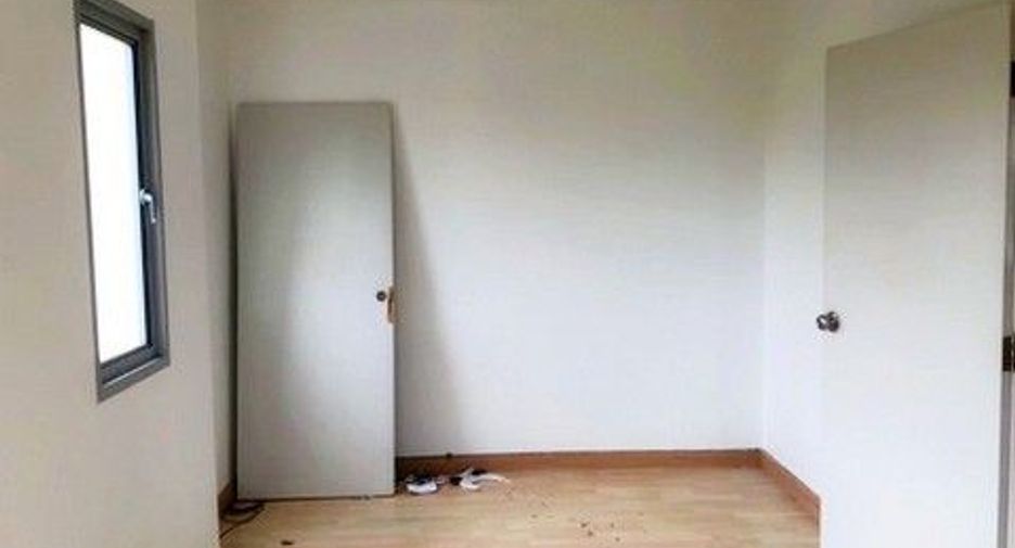 For sale 1 bed townhouse in Min Buri, Bangkok