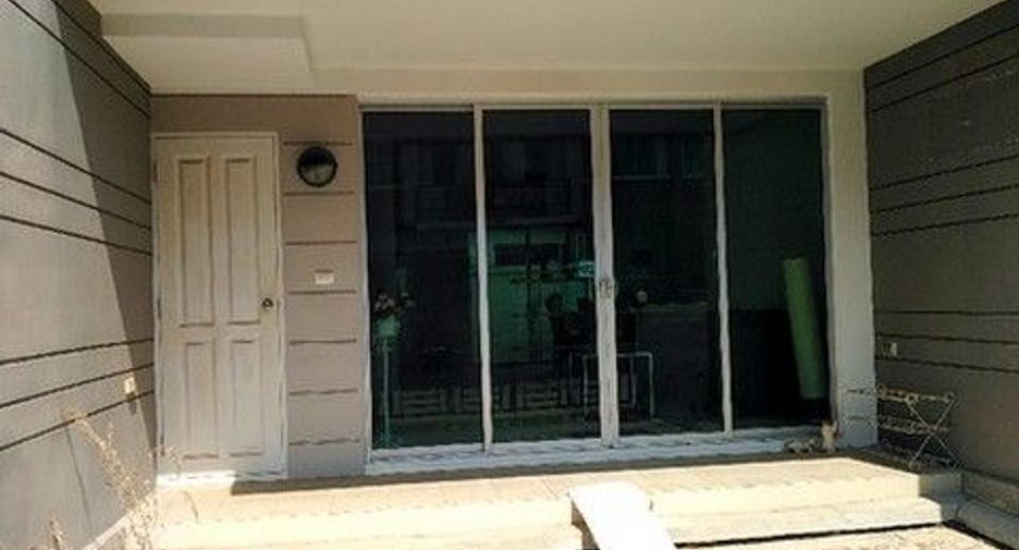 Casa adosada en venta de 1 habitaciones en Thung Khru, Bangkok