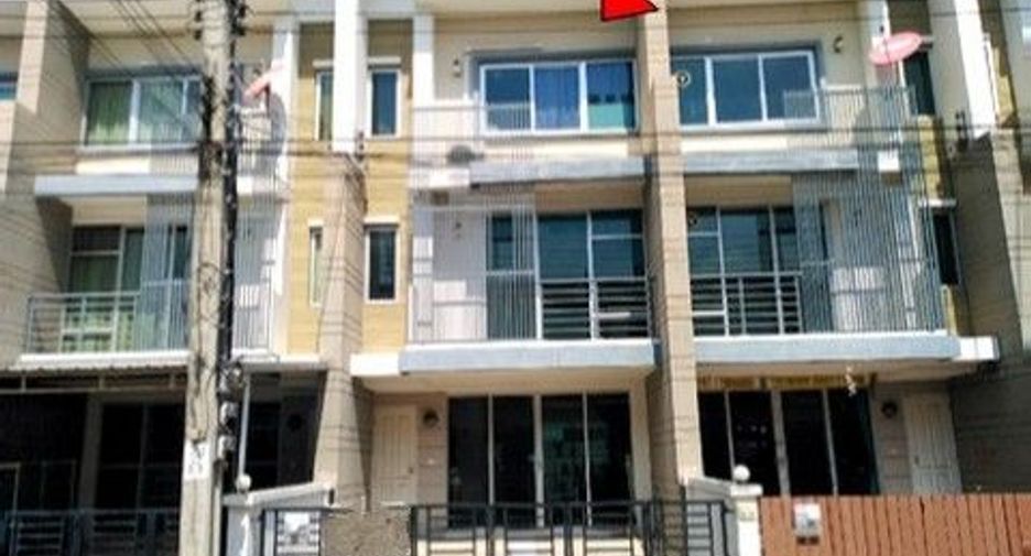Casa adosada en venta de 1 habitaciones en Thung Khru, Bangkok