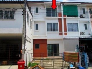 For sale 1 bed townhouse in Bang Khun Thian, Bangkok
