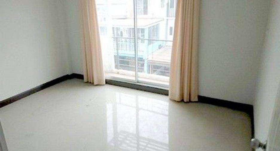 For sale 1 bed townhouse in Bang Khun Thian, Bangkok