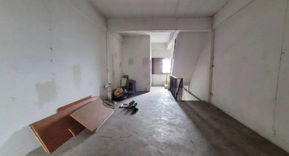 Gewerbefläche zum Kauf mit 1 Zimmer in Thanyaburi, Pathum Thani
