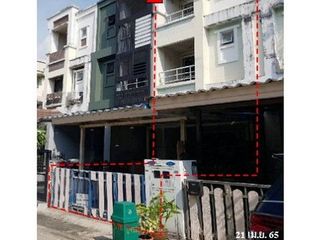 For sale 1 bed townhouse in Bang Kapi, Bangkok