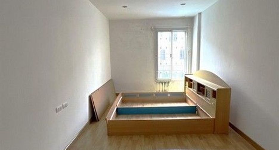 For sale 1 bed townhouse in Bang Khun Thian, Bangkok