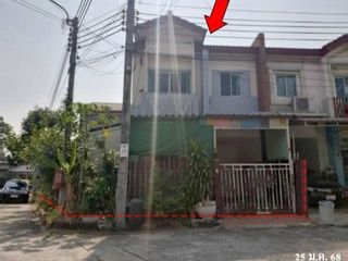 For sale 1 Beds townhouse in Khan Na Yao, Bangkok