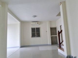 For sale 1 Beds townhouse in Khan Na Yao, Bangkok