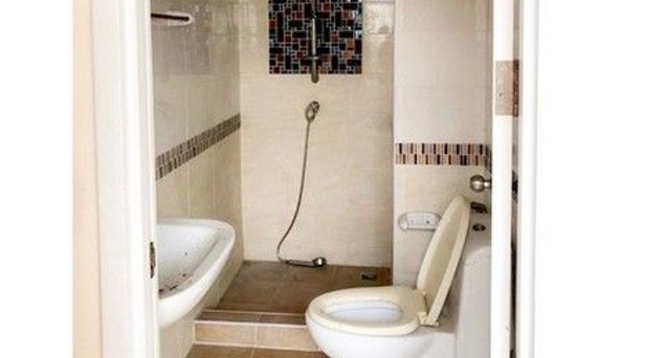 For sale 1 bed townhouse in Saphan Sung, Bangkok