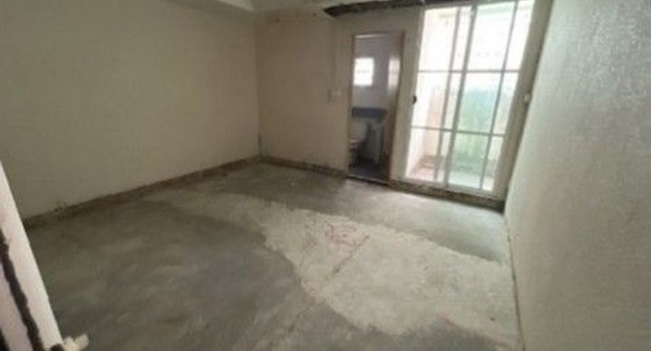 For sale 1 bed townhouse in Bang Kapi, Bangkok