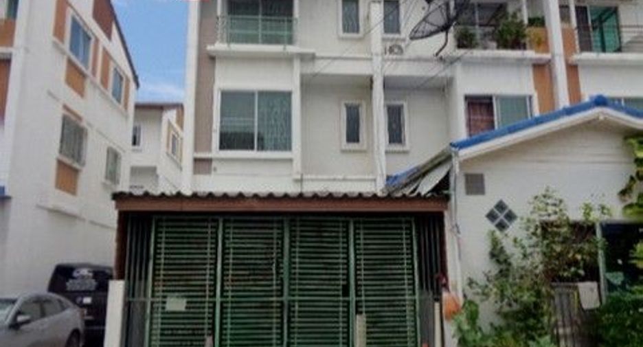 For sale 1 bed townhouse in Bang Khun Thian, Bangkok