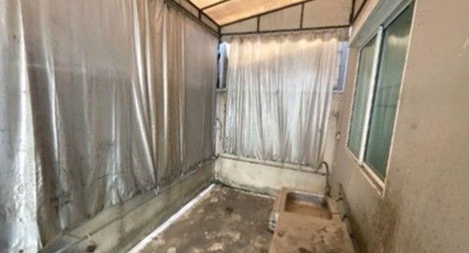 For sale 1 bed townhouse in Bang Khun Thian, Bangkok