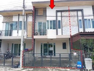 For sale 1 bed townhouse in Thung Khru, Bangkok