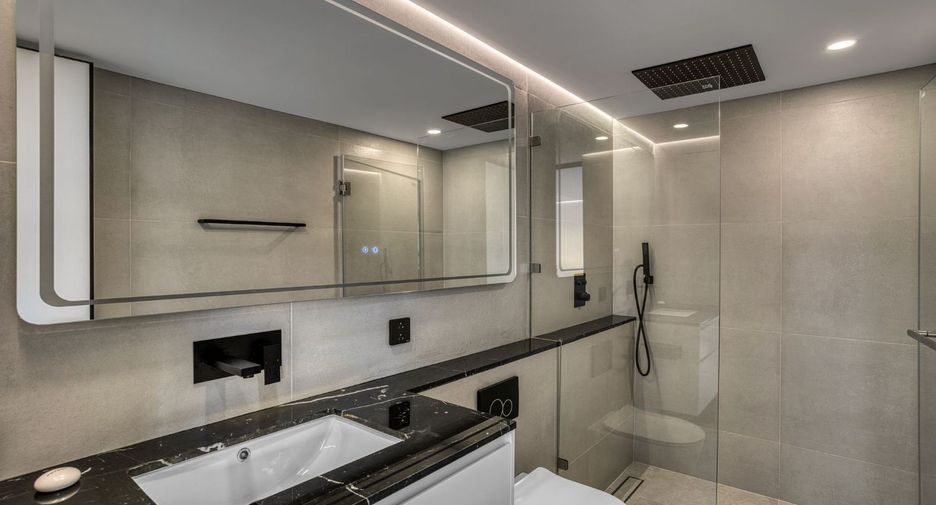 For sale 2 bedrooms apartment in Mueang Phuket, Phuket