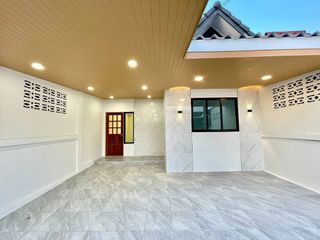 Casa en venta de 2 habitaciones en Si Racha, Chonburi