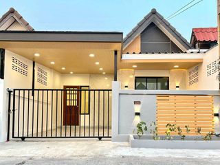 Casa en venta de 2 habitaciones en Si Racha, Chonburi